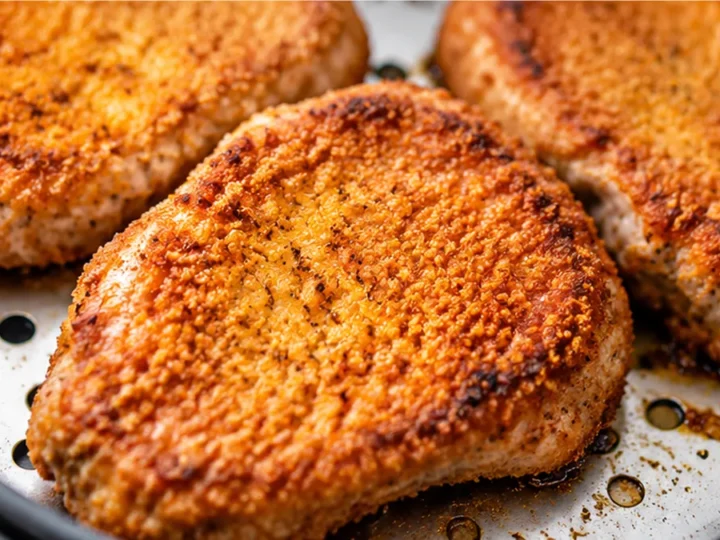 Crispy Air Fryer Pork Chops – Easy Dinner!
