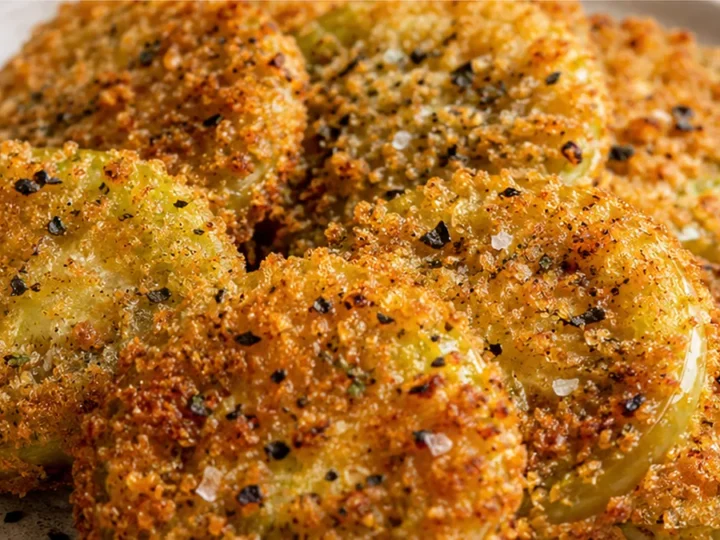 Crispy Vegan Fried Green Tomatoes: Southern Comfort Made Easy!