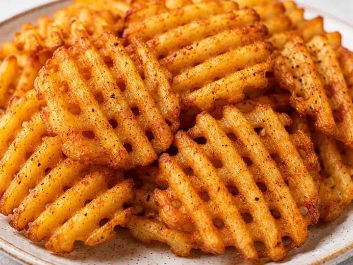 Crispy Air Fryer Waffle Fries