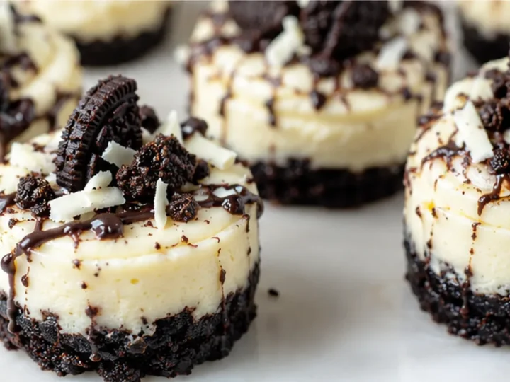 Air Fryer Mini Cheesecakes: Dream Bites!