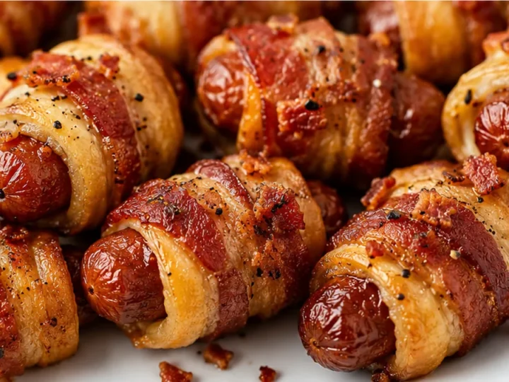 ” Crispy Air Fryer Bacon Pigs in a Blanket