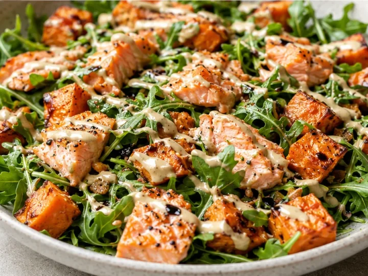 Salmon Arugula Salad: Fresh, Flavorful & Fast!