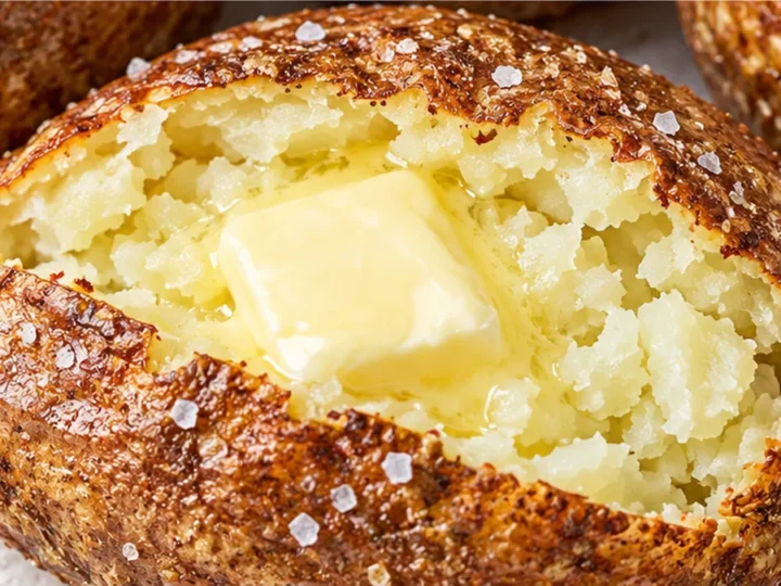 Crispy Air Fryer Baked Potatoes