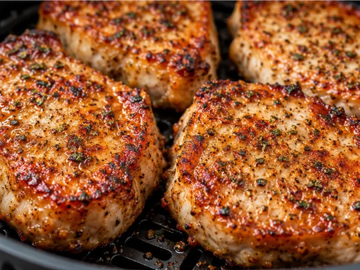Crispy Air Fryer Pork Chops in 15 Mins!