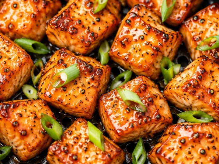 Crispy Honey Garlic Salmon Bites in your Air Fryer!