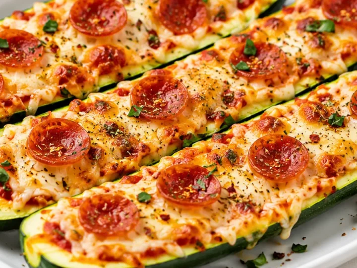 Zucchini Pizza Boats: Quick Snack!
